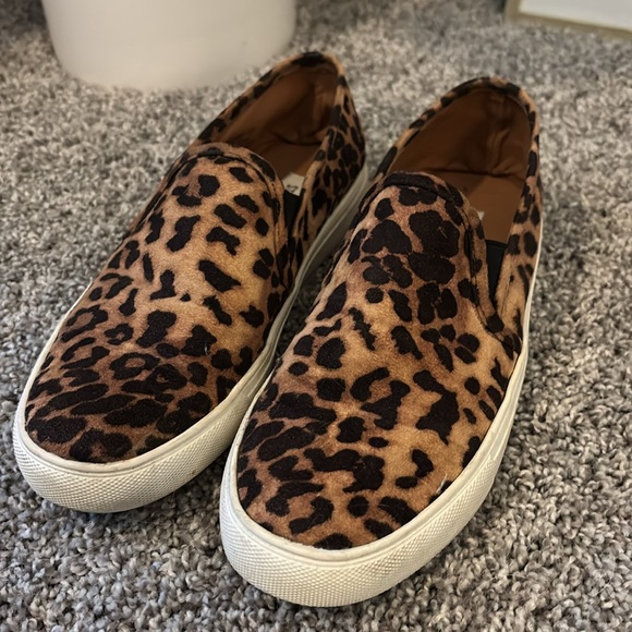 Steve Madden Cheetah Print flats - Picture 2 of 4